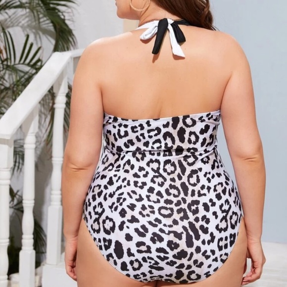One piece bathing suit, never worn! - Picture 3 of 3